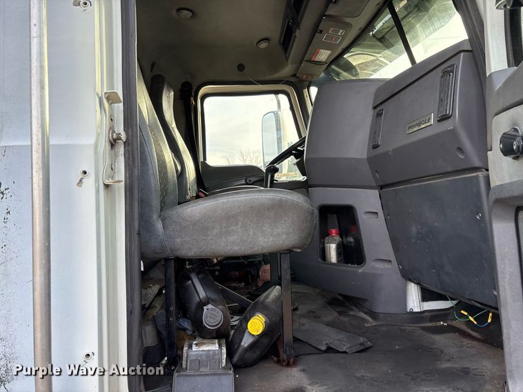 image for item OK9546 2010 Mack Pinnacle dump truck