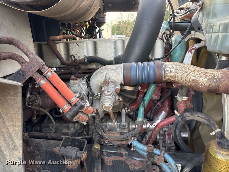 image for item OK9546 2010 Mack Pinnacle dump truck