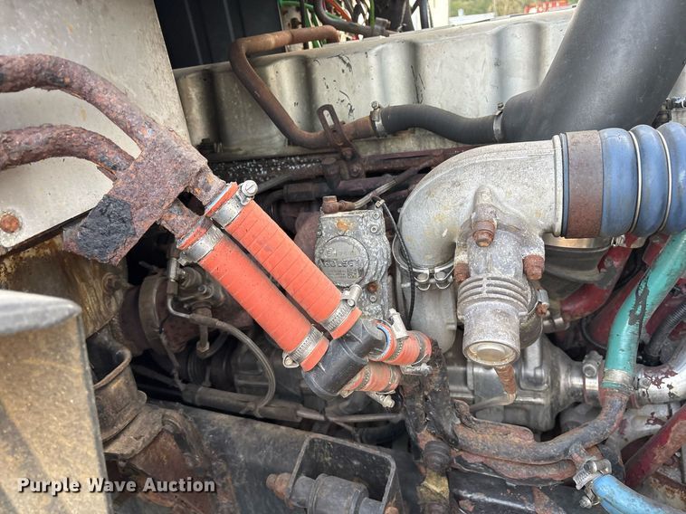 image for item OK9546 2010 Mack Pinnacle dump truck