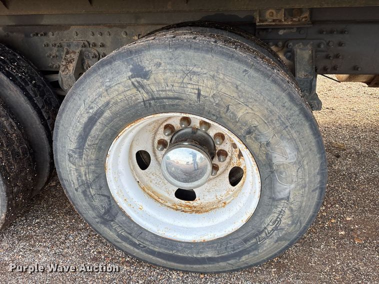 image for item OK9546 2010 Mack Pinnacle dump truck