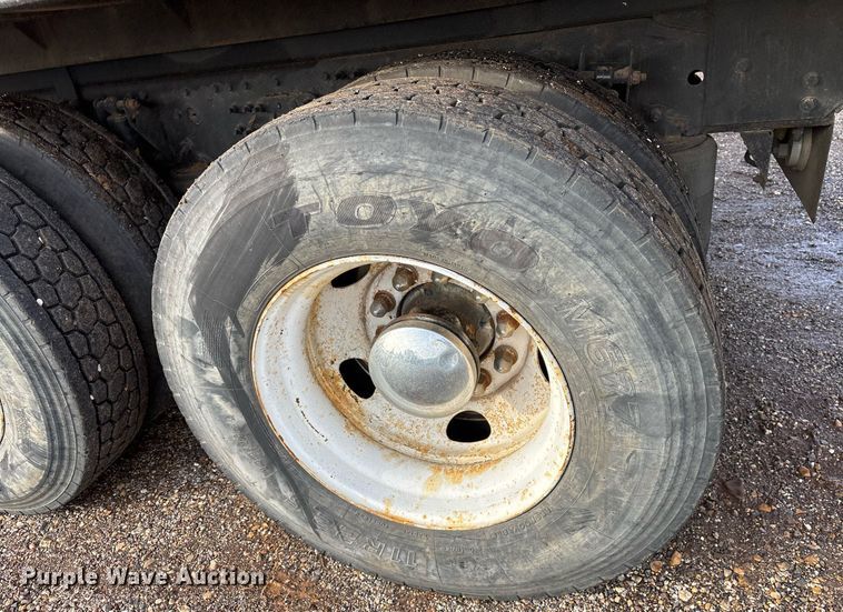 image for item OK9546 2010 Mack Pinnacle dump truck