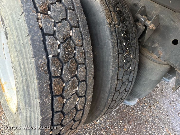 image for item OK9546 2010 Mack Pinnacle dump truck