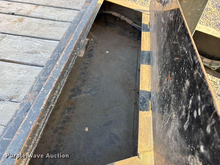 image for item YA0165 2020 Monroe Towmaster T-14D equipment trailer