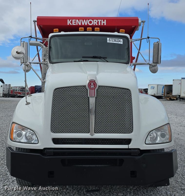 image for item YA0290 2014 Kenworth T400 dump truck