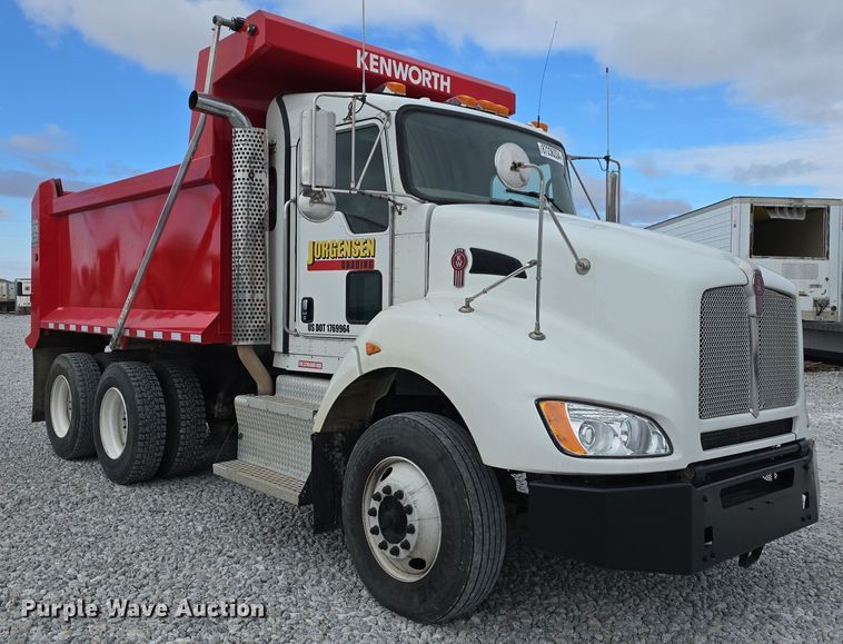 image for item YA0290 2014 Kenworth T400 dump truck