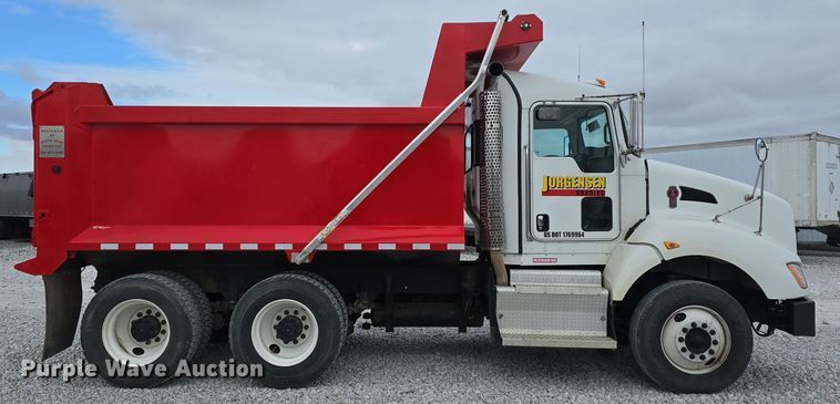 image for item YA0290 2014 Kenworth T400 dump truck
