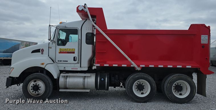 image for item YA0290 2014 Kenworth T400 dump truck
