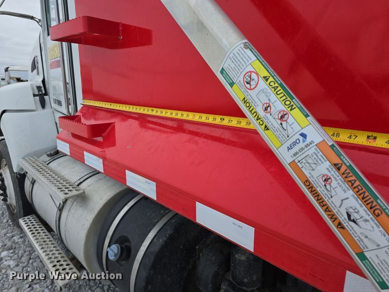 image for item YA0290 2014 Kenworth T400 dump truck