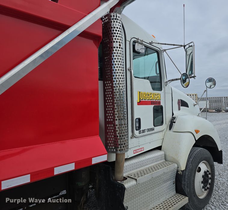 image for item YA0290 2014 Kenworth T400 dump truck