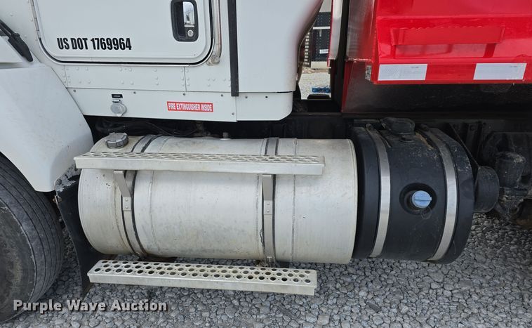 image for item YA0290 2014 Kenworth T400 dump truck