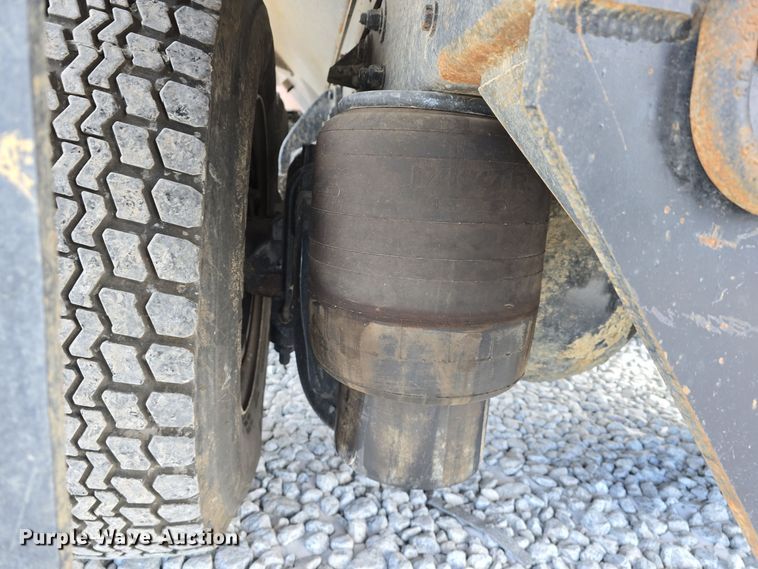 image for item YA0290 2014 Kenworth T400 dump truck