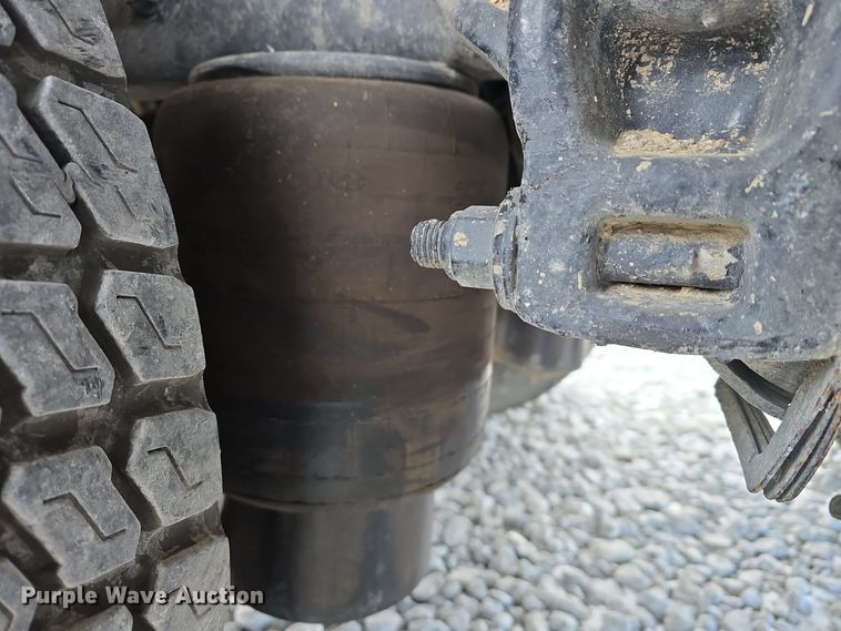 image for item YA0290 2014 Kenworth T400 dump truck