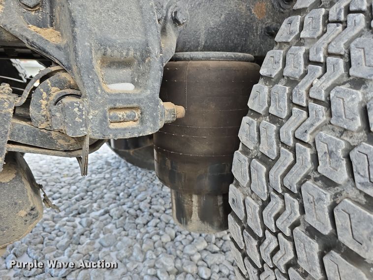 image for item YA0290 2014 Kenworth T400 dump truck