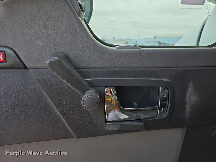 image for item YA0290 2014 Kenworth T400 dump truck