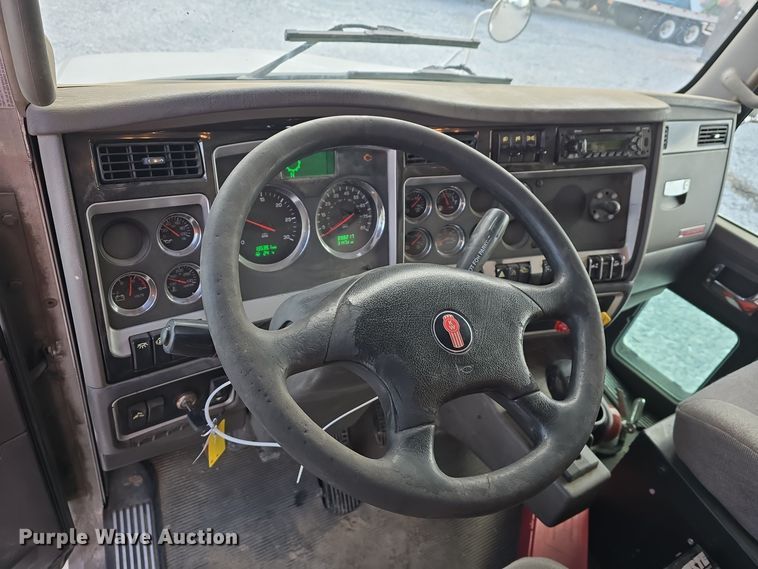 image for item YA0290 2014 Kenworth T400 dump truck