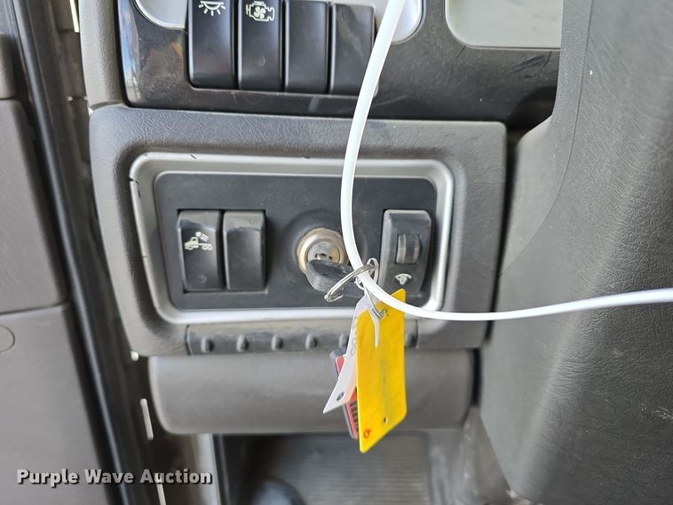 image for item YA0290 2014 Kenworth T400 dump truck