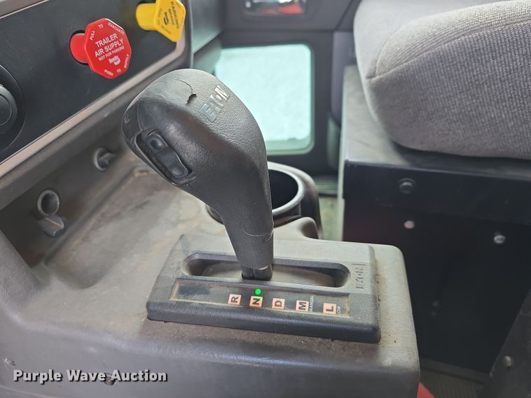 image for item YA0290 2014 Kenworth T400 dump truck