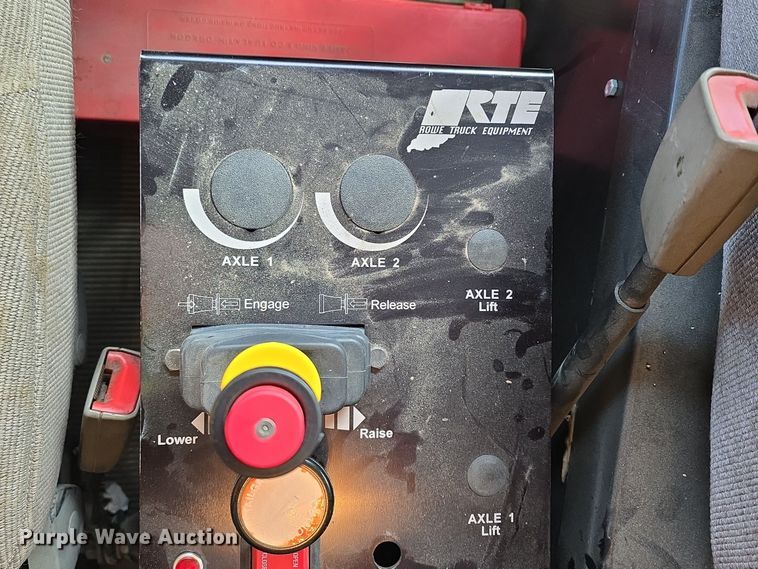 image for item YA0290 2014 Kenworth T400 dump truck