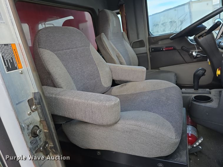 image for item YA0290 2014 Kenworth T400 dump truck