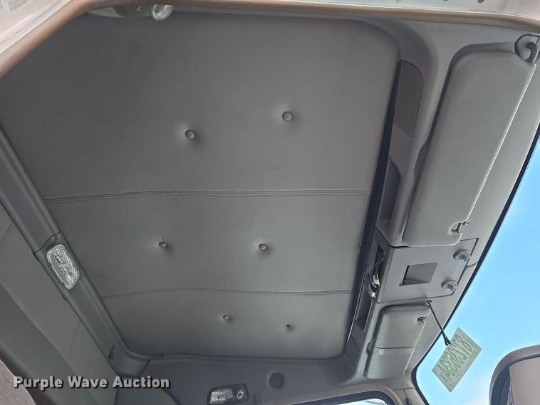 image for item YA0290 2014 Kenworth T400 dump truck