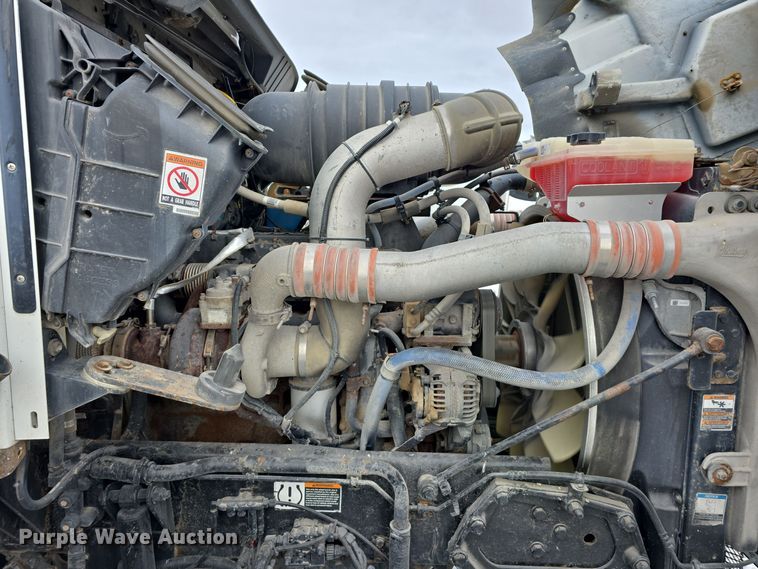 image for item YA0290 2014 Kenworth T400 dump truck