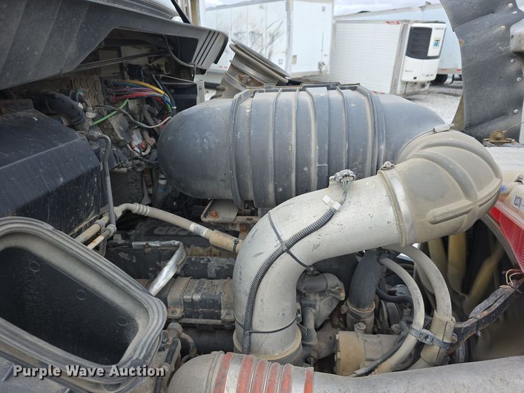 image for item YA0290 2014 Kenworth T400 dump truck