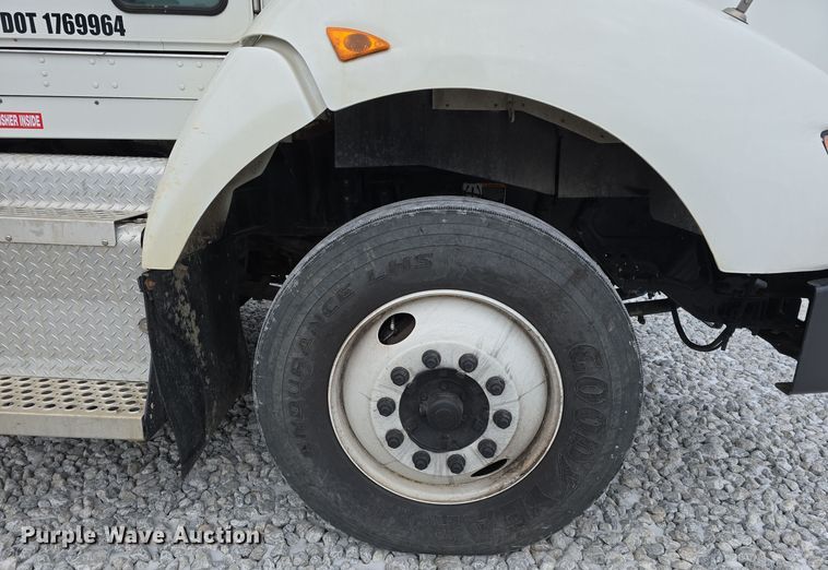 image for item YA0290 2014 Kenworth T400 dump truck