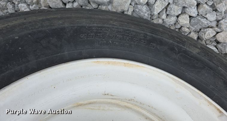 image for item YA0290 2014 Kenworth T400 dump truck