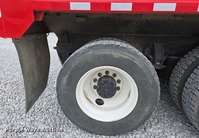 image for item YA0290 2014 Kenworth T400 dump truck