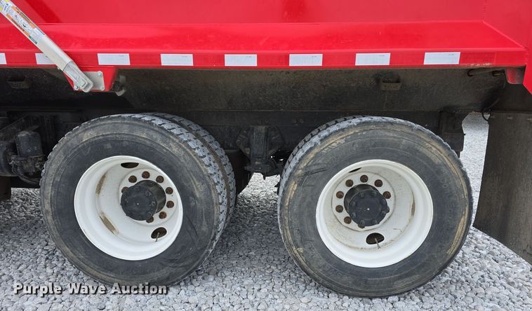 image for item YA0290 2014 Kenworth T400 dump truck