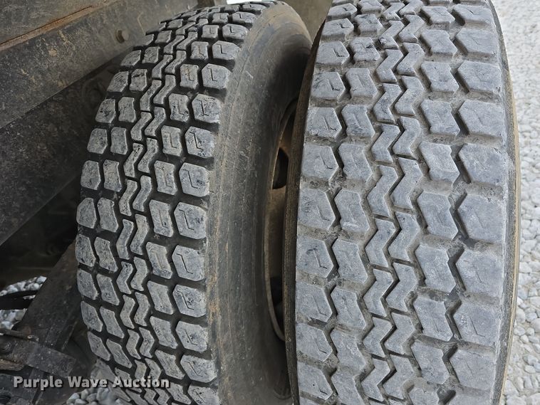 image for item YA0290 2014 Kenworth T400 dump truck