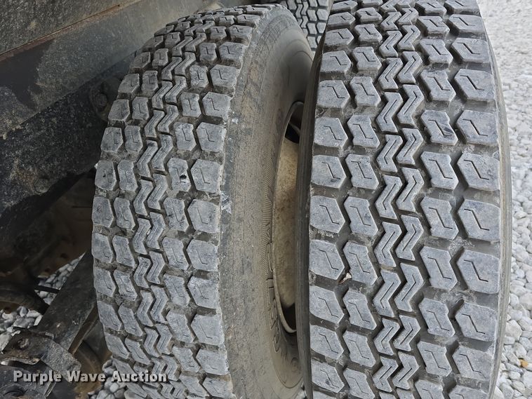 image for item YA0290 2014 Kenworth T400 dump truck