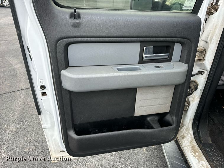 image for item DW3265 2013 Ford F150 XLT SuperCrew pickup truck