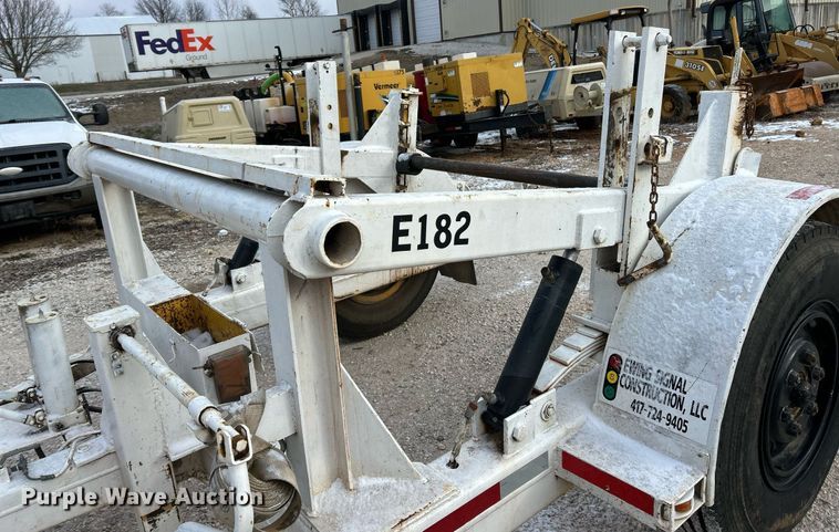 image for item DW3280 Reel trailer