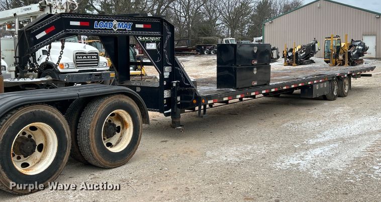 image for item DW3305 2017 Load Trail hydraulic tail equipment trailer