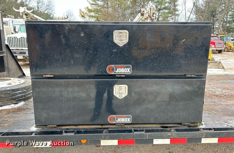 image for item DW3305 2017 Load Trail hydraulic tail equipment trailer