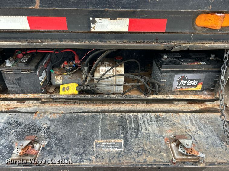 image for item DW3305 2017 Load Trail hydraulic tail equipment trailer