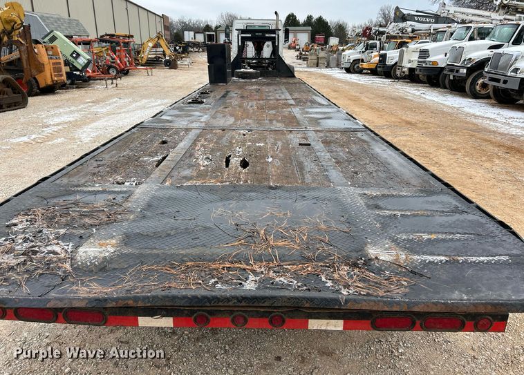 image for item DW3305 2017 Load Trail hydraulic tail equipment trailer