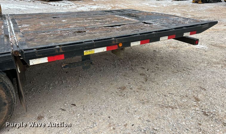 image for item DW3305 2017 Load Trail hydraulic tail equipment trailer