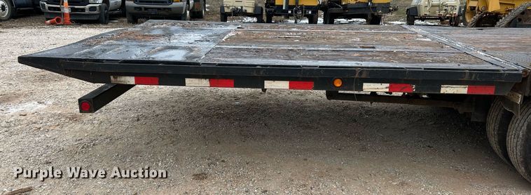 image for item DW3305 2017 Load Trail hydraulic tail equipment trailer