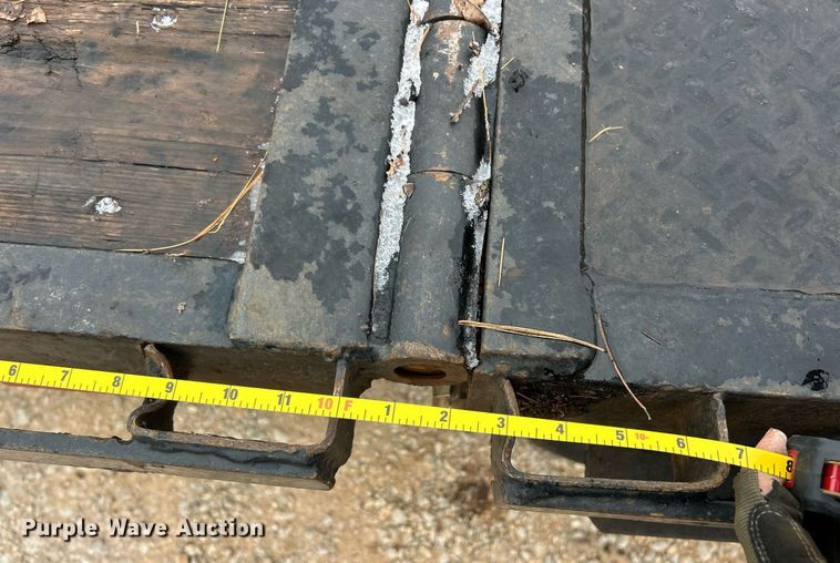 image for item DW3305 2017 Load Trail hydraulic tail equipment trailer