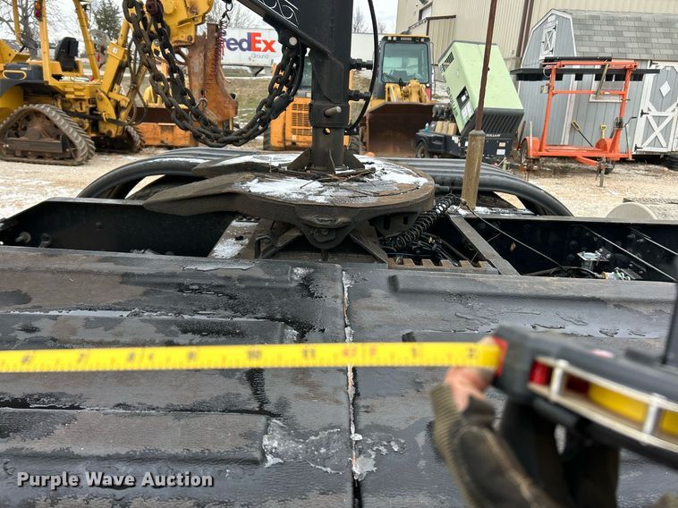 image for item DW3305 2017 Load Trail hydraulic tail equipment trailer