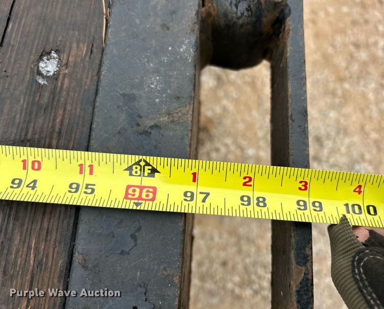 image for item DW3305 2017 Load Trail hydraulic tail equipment trailer