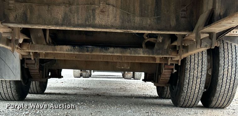 image for item DW3305 2017 Load Trail hydraulic tail equipment trailer