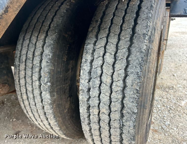 image for item DW3305 2017 Load Trail hydraulic tail equipment trailer