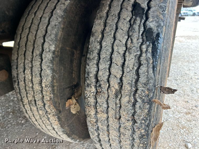 image for item DW3305 2017 Load Trail hydraulic tail equipment trailer