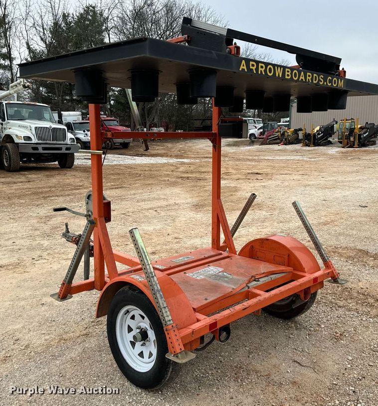 image for item DW3324 2013 Wanco WTSP arrow board