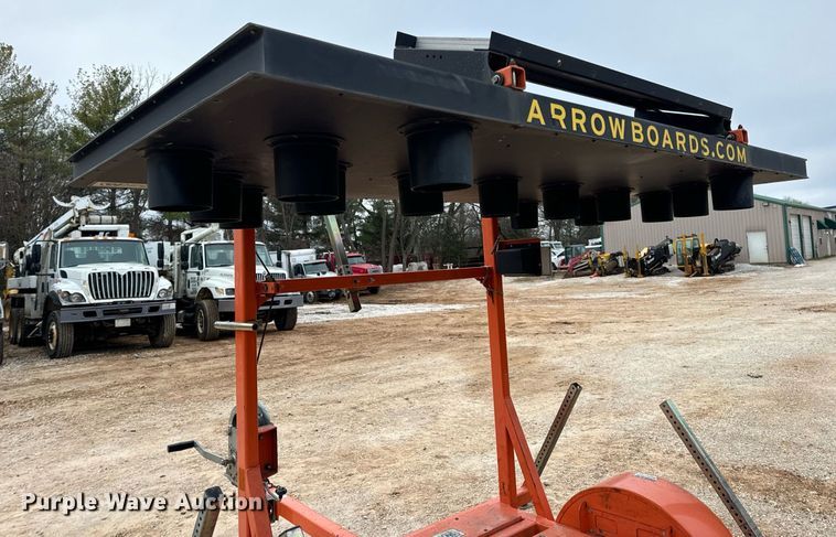 image for item DW3324 2013 Wanco WTSP arrow board