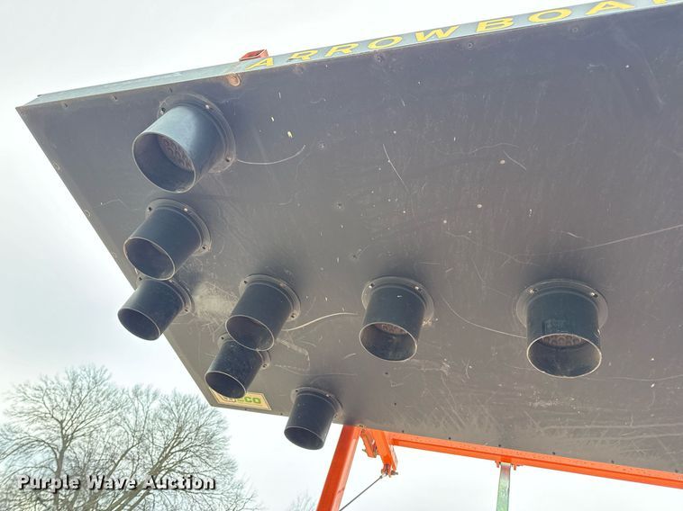 image for item DW3324 2013 Wanco WTSP arrow board