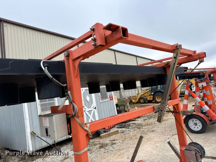 image for item DW3324 2013 Wanco WTSP arrow board